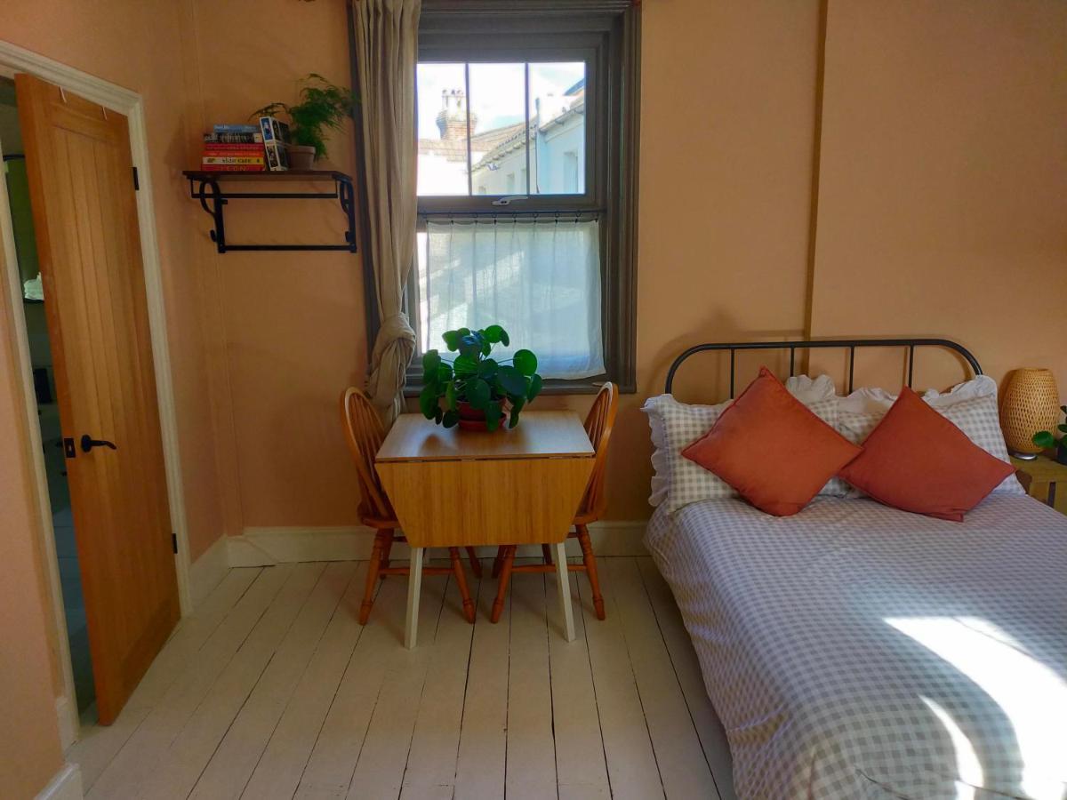Alexandra Retreat Apartment เฮสติงส์ ภายนอก รูปภาพ